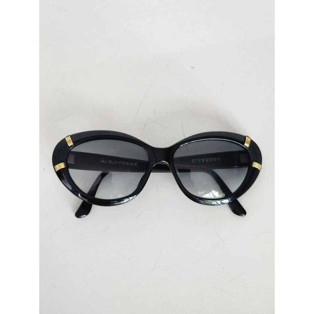 Givenchy Vintage Sunglasses Black Gold 142-BLK Oval Cat Eye Womens